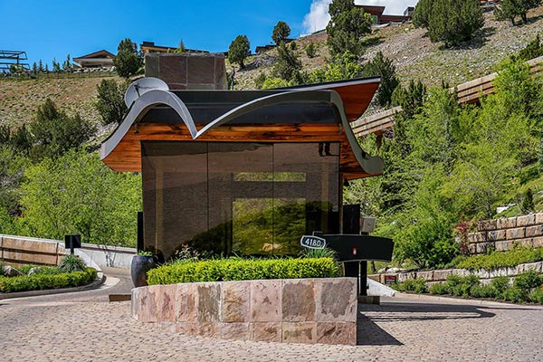 Tavaci Gateway Closeup