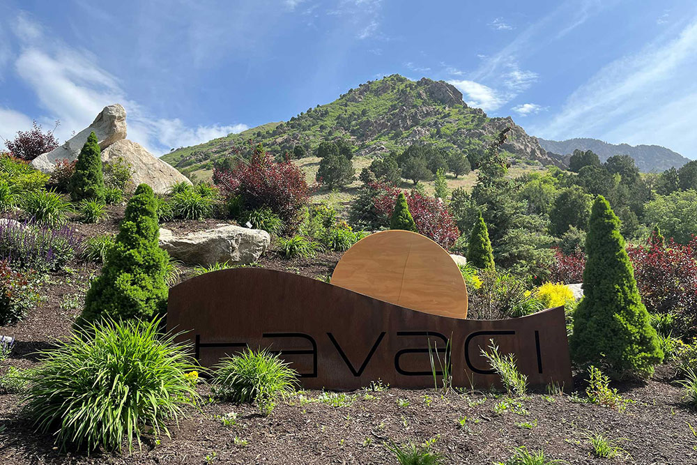 Tavaci Entrance Sign